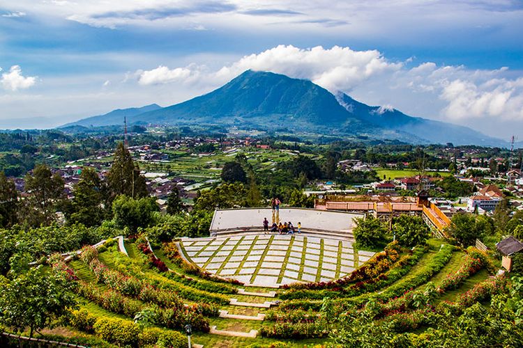 Wisata Gunung Sari